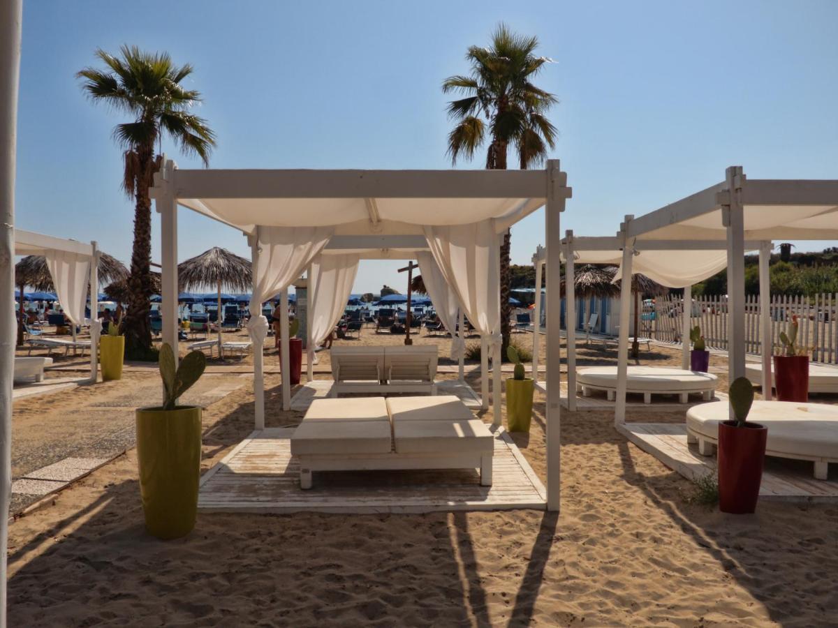 Futura Club Spiagge Bianche Hotel Фонтане Бианче Екстериор снимка