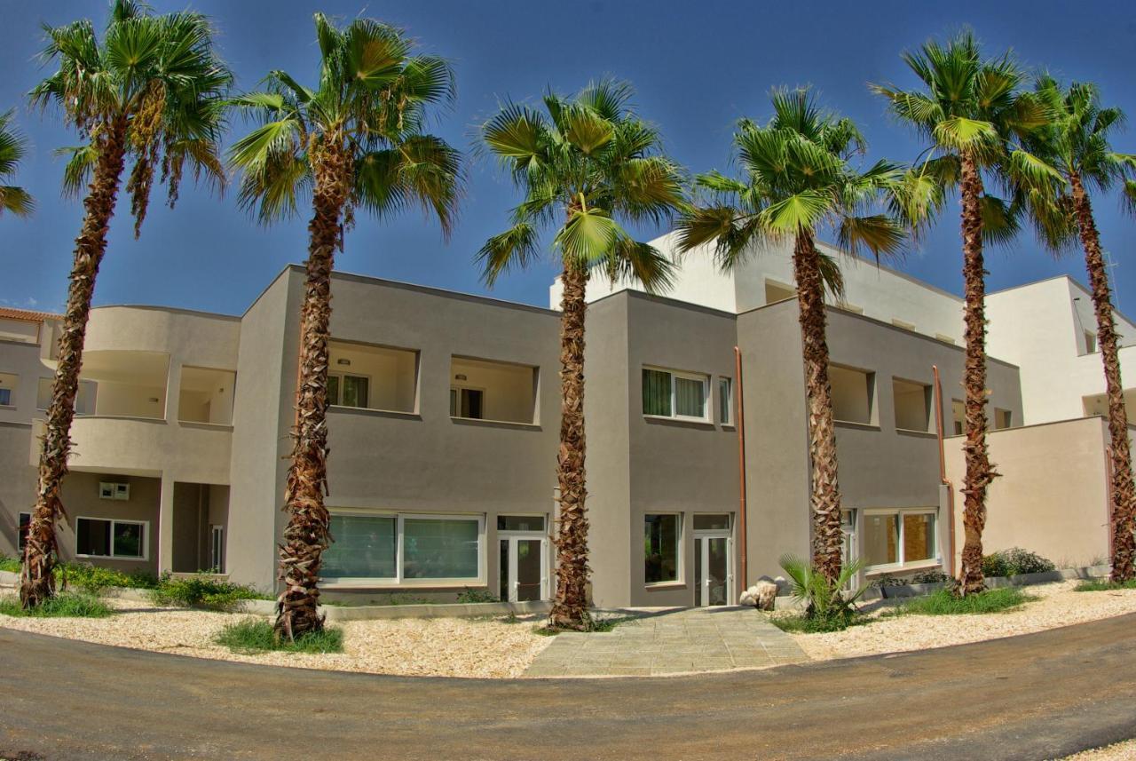 Futura Club Spiagge Bianche Hotel Фонтане Бианче Екстериор снимка