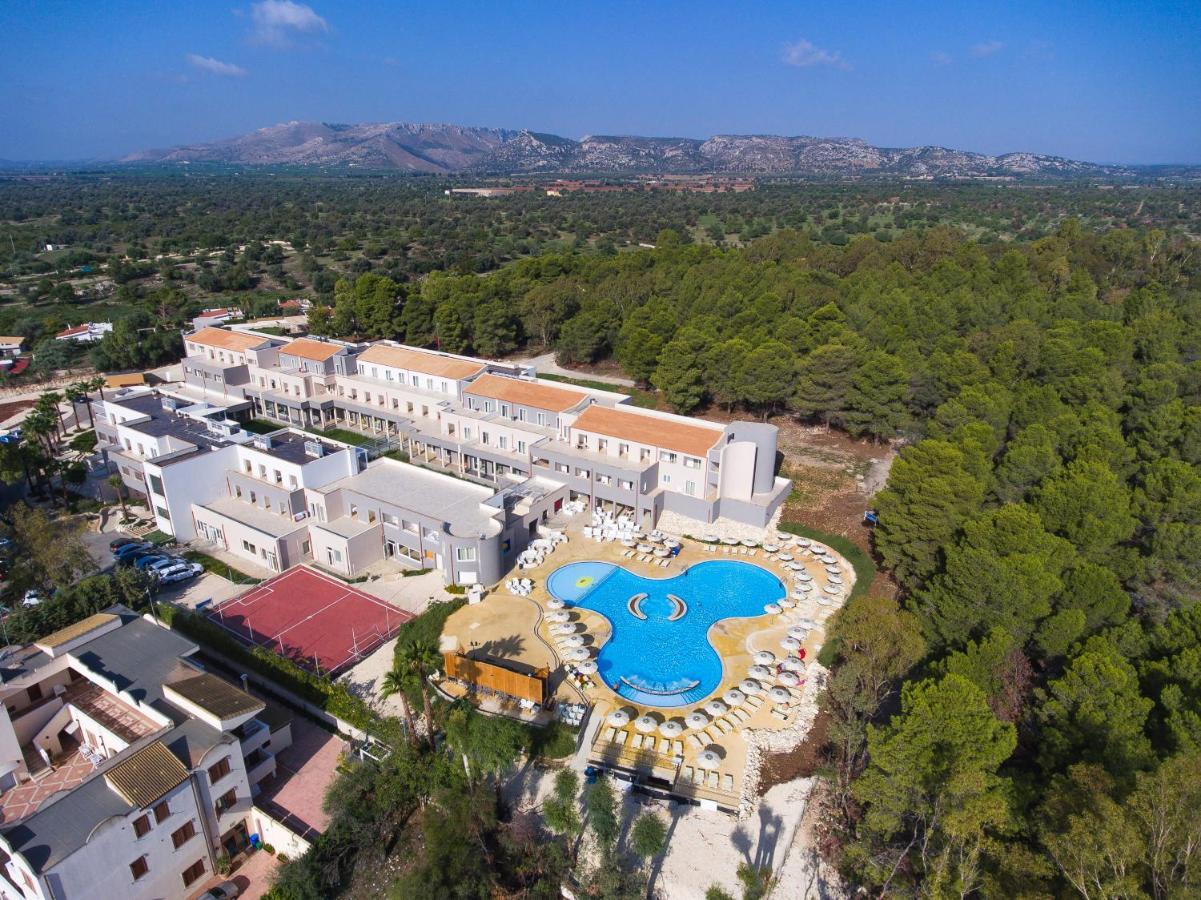 Futura Club Spiagge Bianche Hotel Фонтане Бианче Екстериор снимка