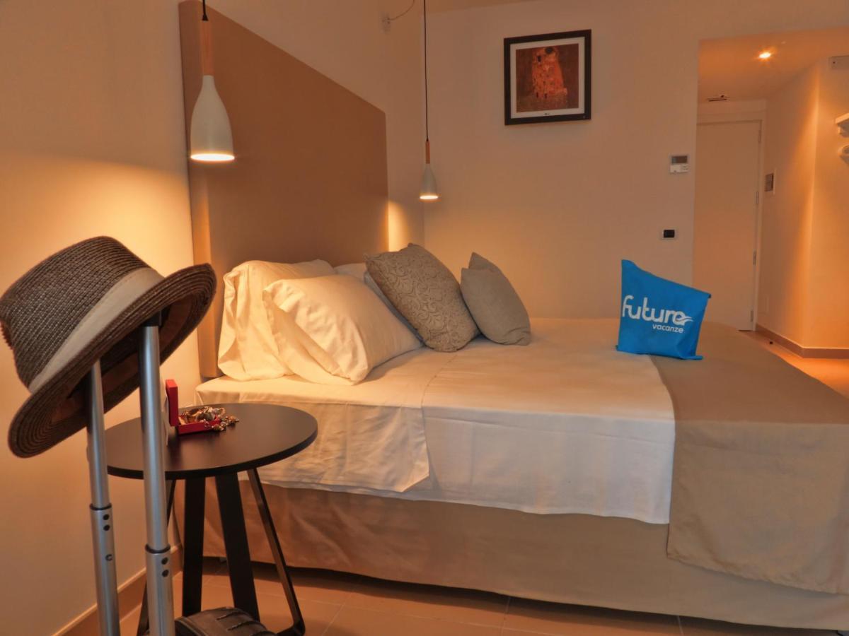 Futura Club Spiagge Bianche Hotel Фонтане Бианче Екстериор снимка