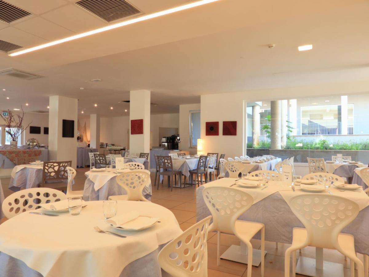 Futura Club Spiagge Bianche Hotel Фонтане Бианче Екстериор снимка